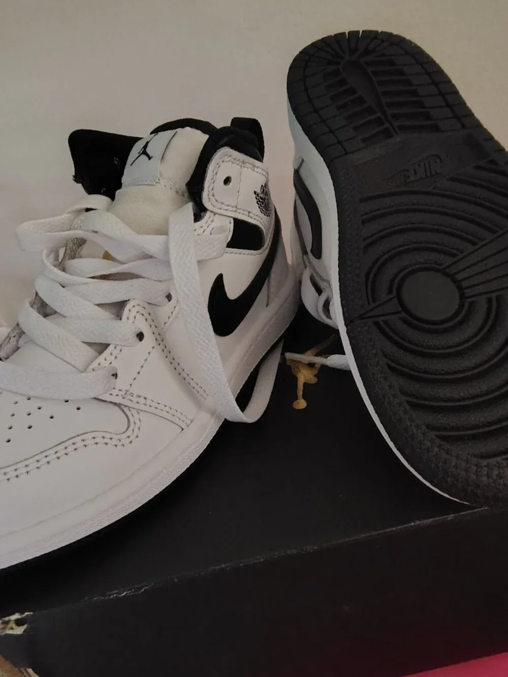 Kids sneakers